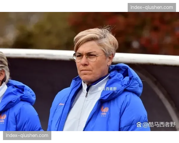 法国女子法甲联赛上座率创新纪录,关注度持续提升 法国女子法甲联赛上座率创新纪录,关注度持续提升